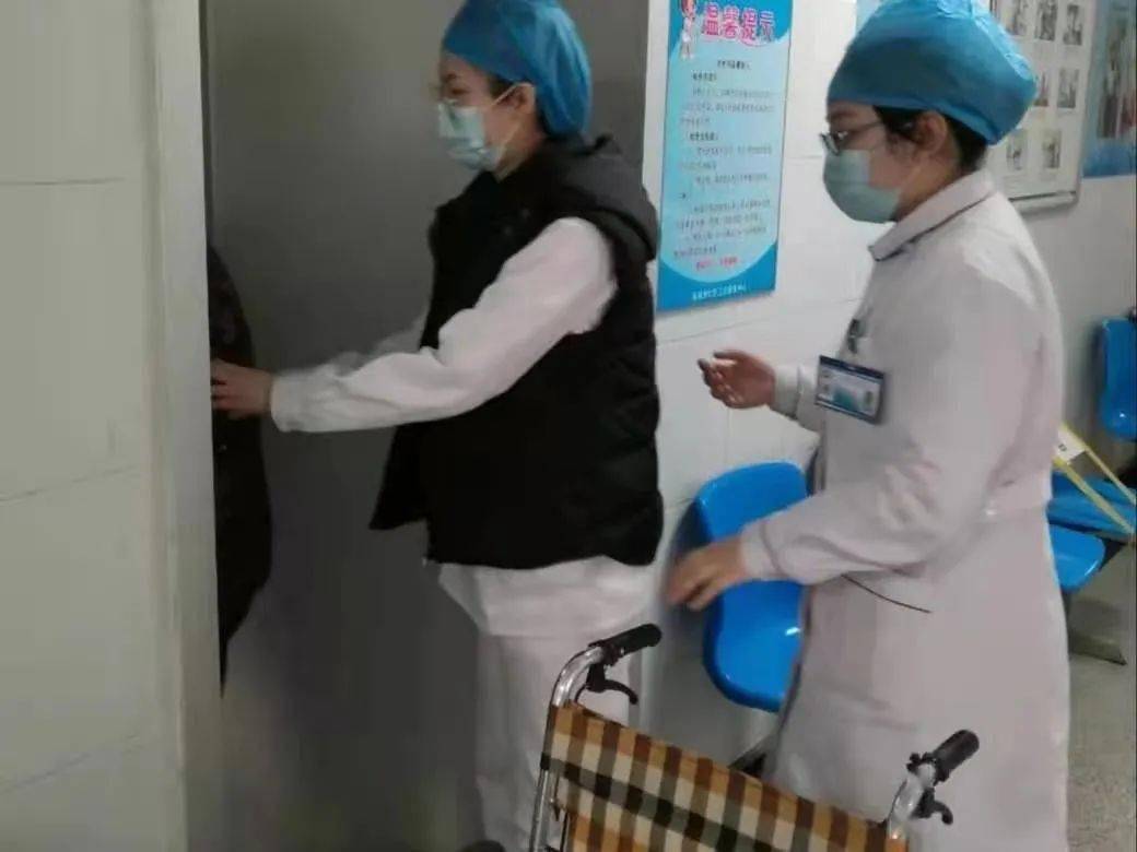 商职医院暖心日常，温馨故事在11月4日继续传递