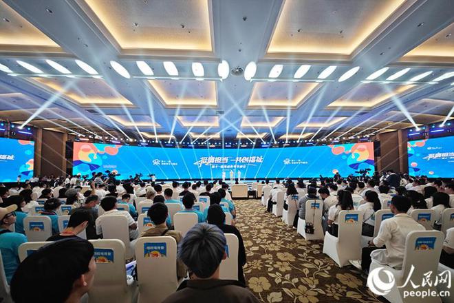 福建招聘网最新招聘揭秘，求职奇遇与友情重逢开启新篇章