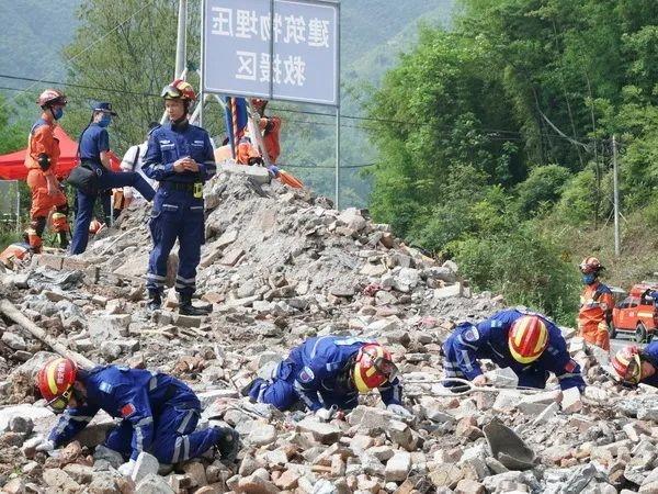 雅安地震后宁静之旅，自然美景引领心灵探索之旅的最新消息（11月8日更新）