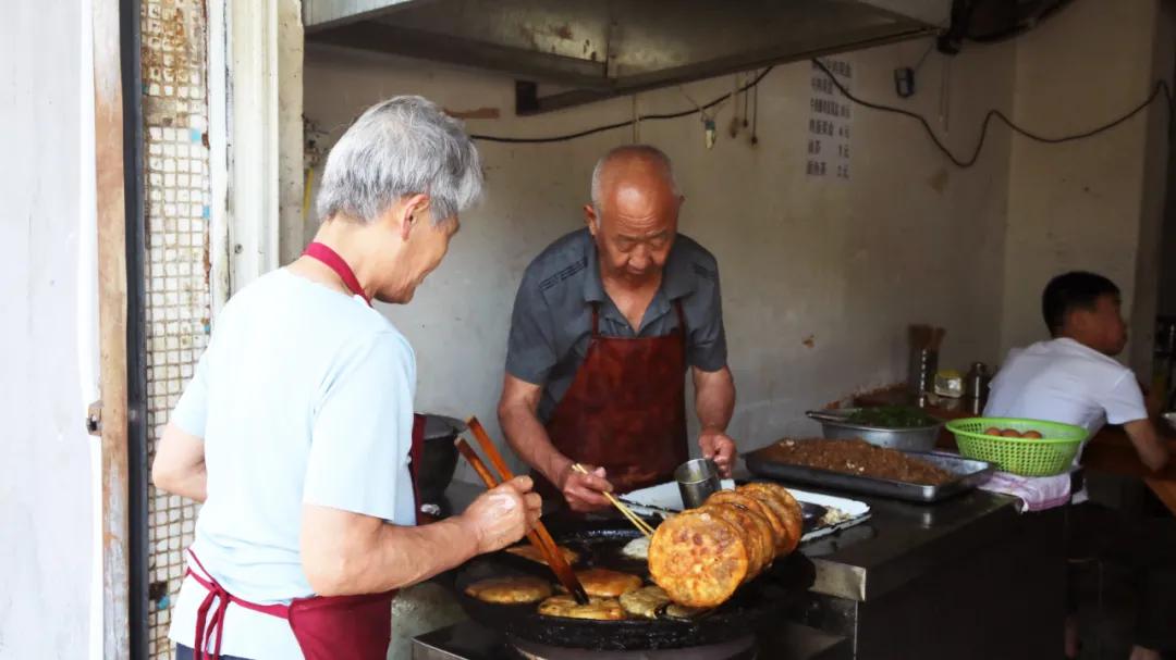 阜阳土地新篇章揭秘，小巷中的挂牌小店背后的独特故事
